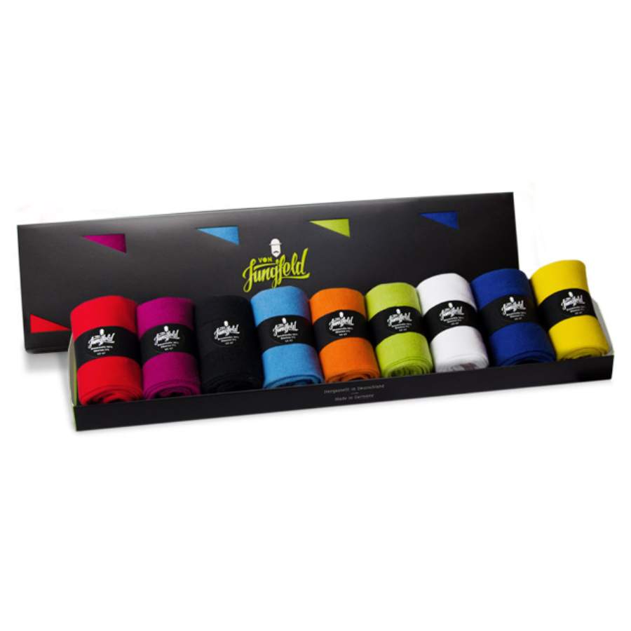 Box met negen paar sokken