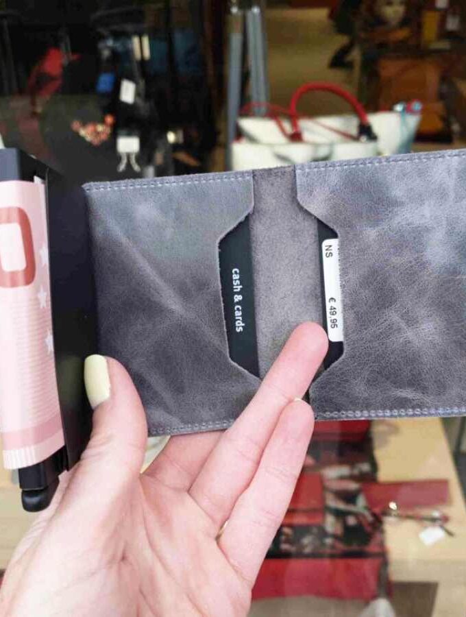 secrid slimwallet vintage grey