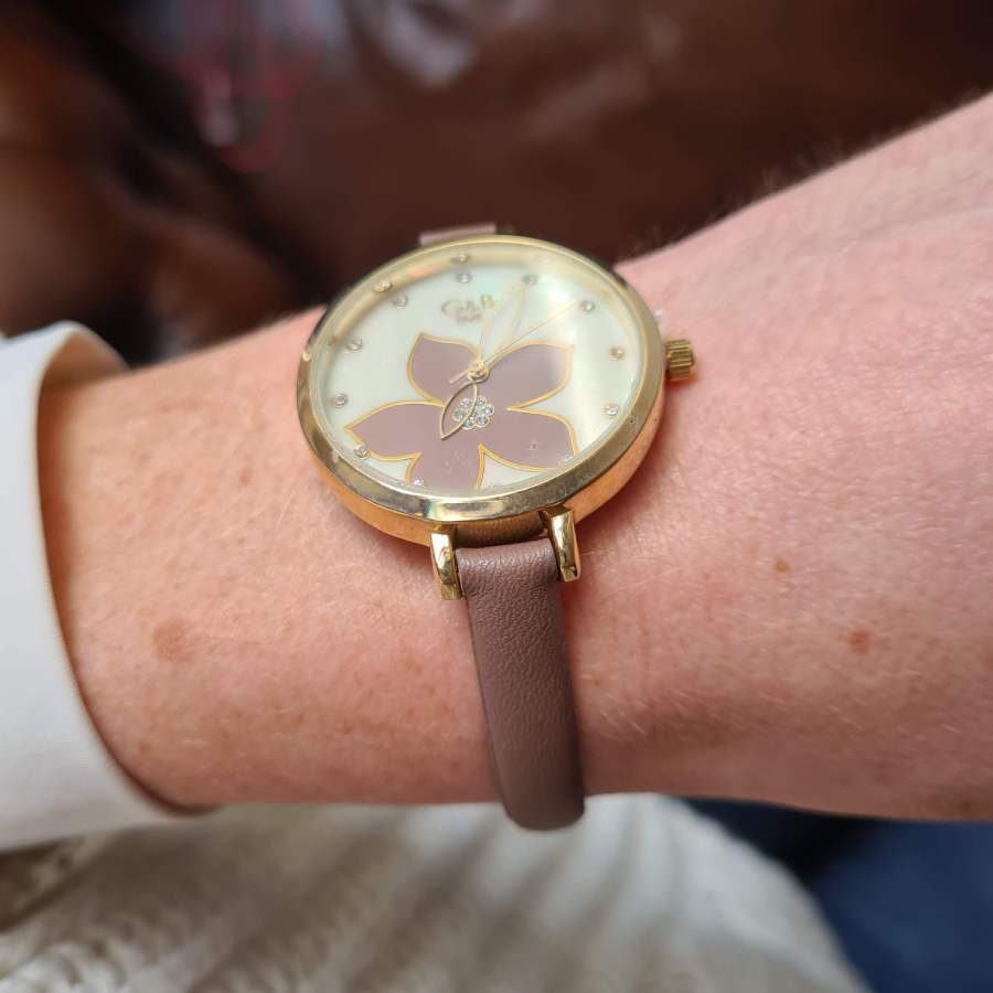 taupe horloge bloem