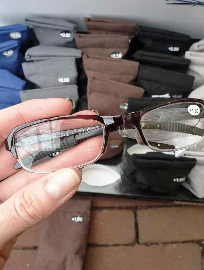 Opvouwbare leesbril kniphoesje in bruin