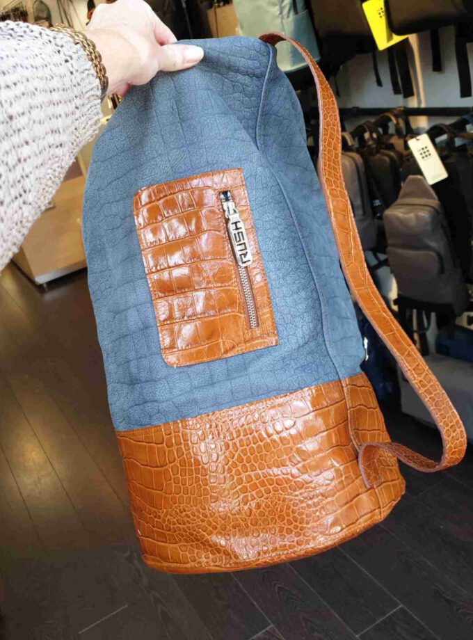 Grote leren rugtas buidel trekkoord croco twee kleuren