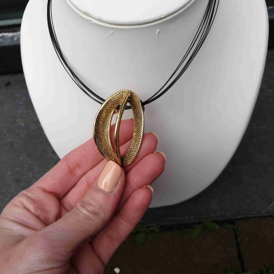 Ketting staaldraad goudkleurige hanger 3D
