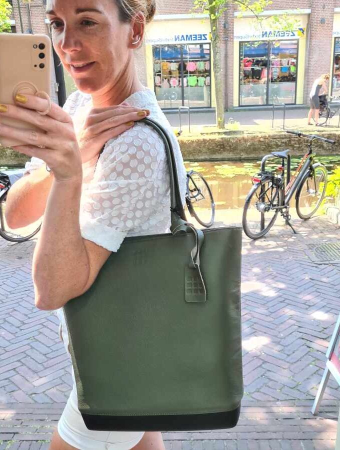 Moleskine Classic Slim Messenger Myrtle Green Stuivenga Lederwaren Delft