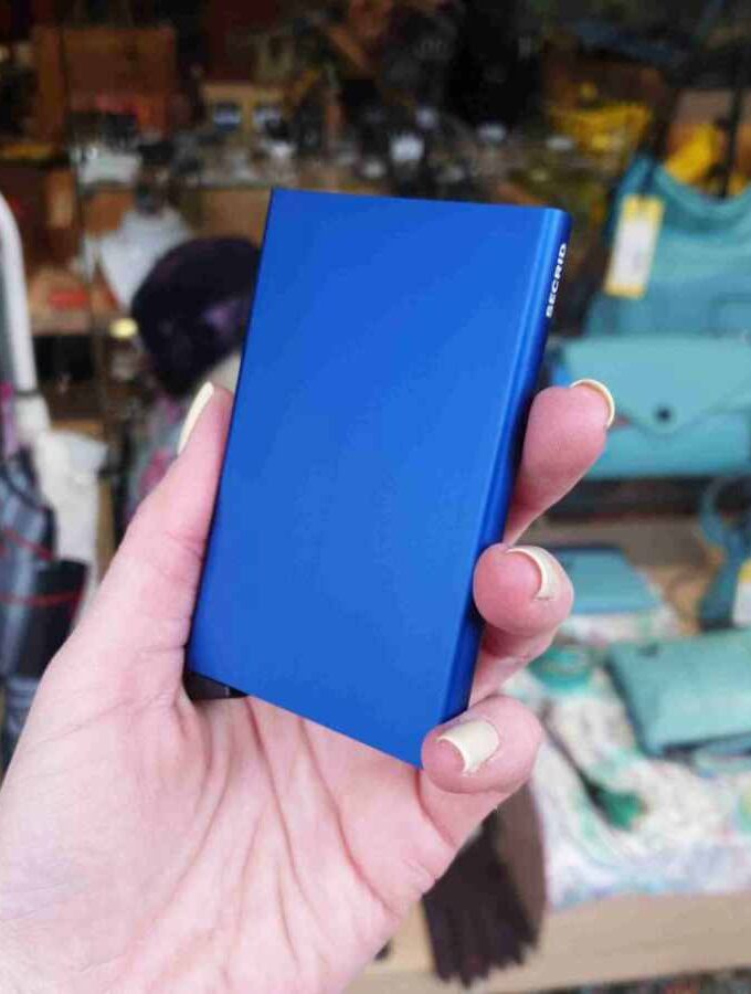 Secrid Cardprotector Blue Aluminium zijkant