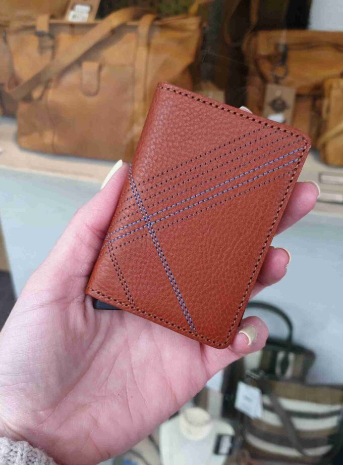 Secrid Slimwallet Stitch SSt-linea caramello