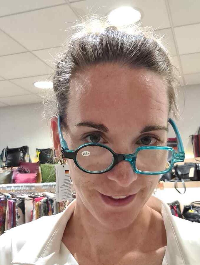 Leesbril twee verschillende glazen in turquoise