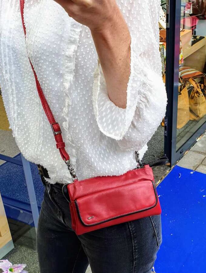 Berba rode clutch zwarte rand