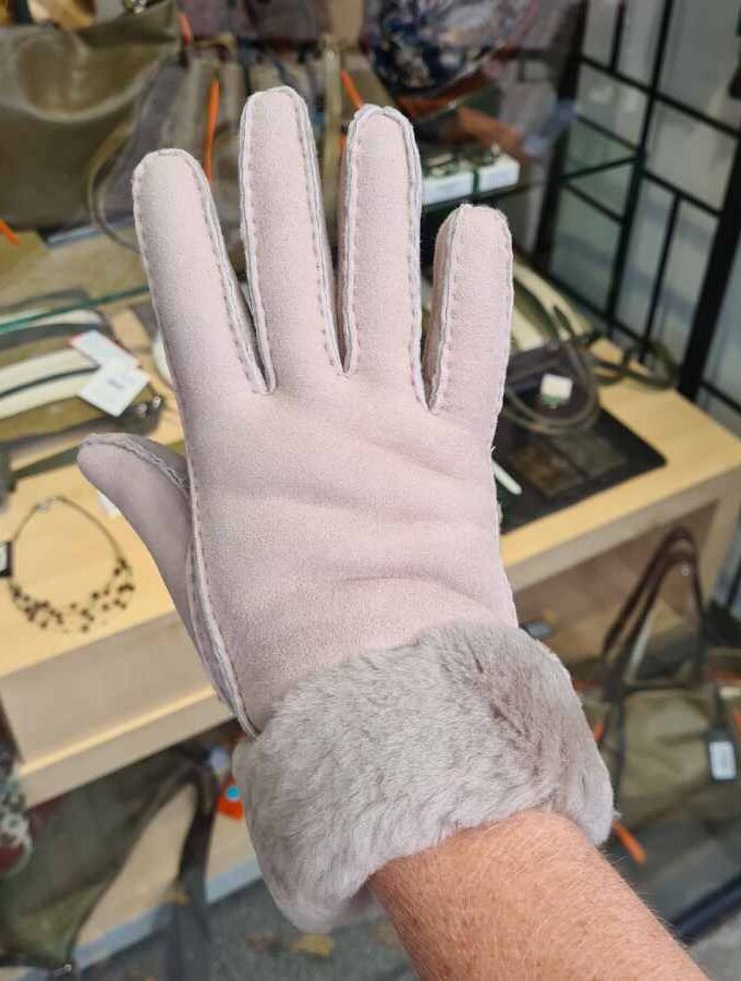 Dames handschoenen wol met rand in beige