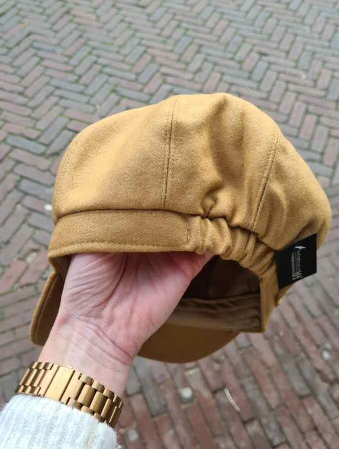 Beige wollen pet met elastiek dames