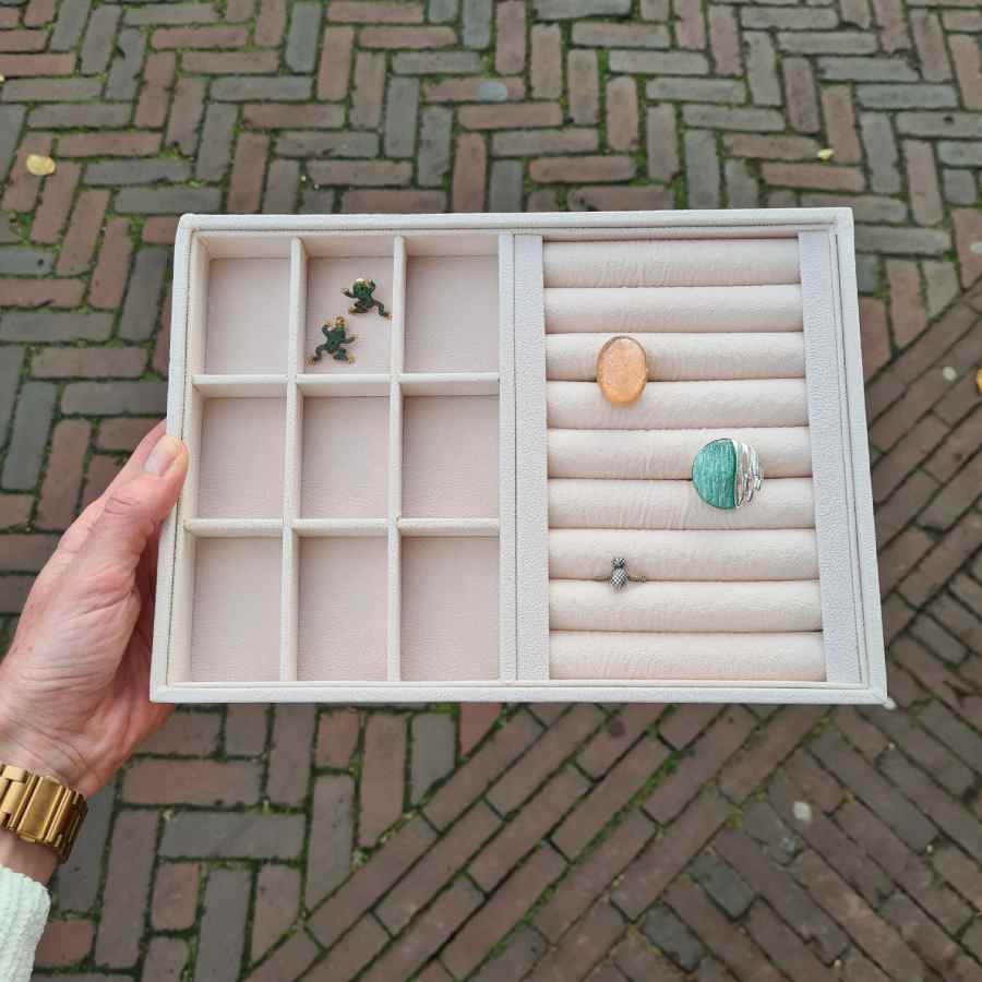 Sieraden opbergen doos ringen oorbellen