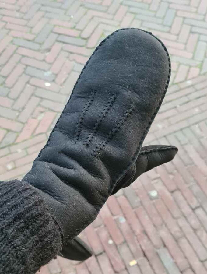 Zwarte dames wanten vacht