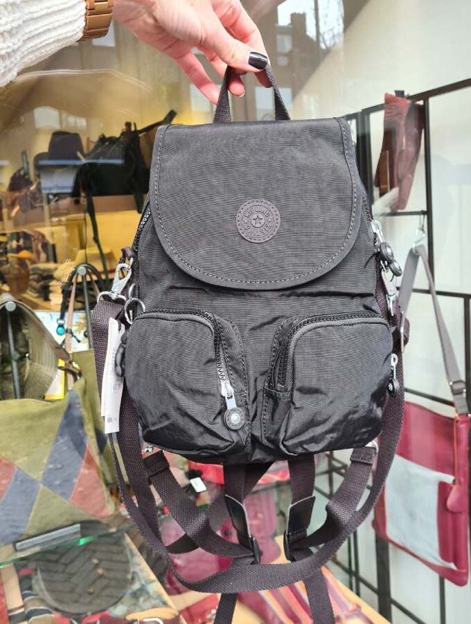 Kipling Firefly Up Black Noir