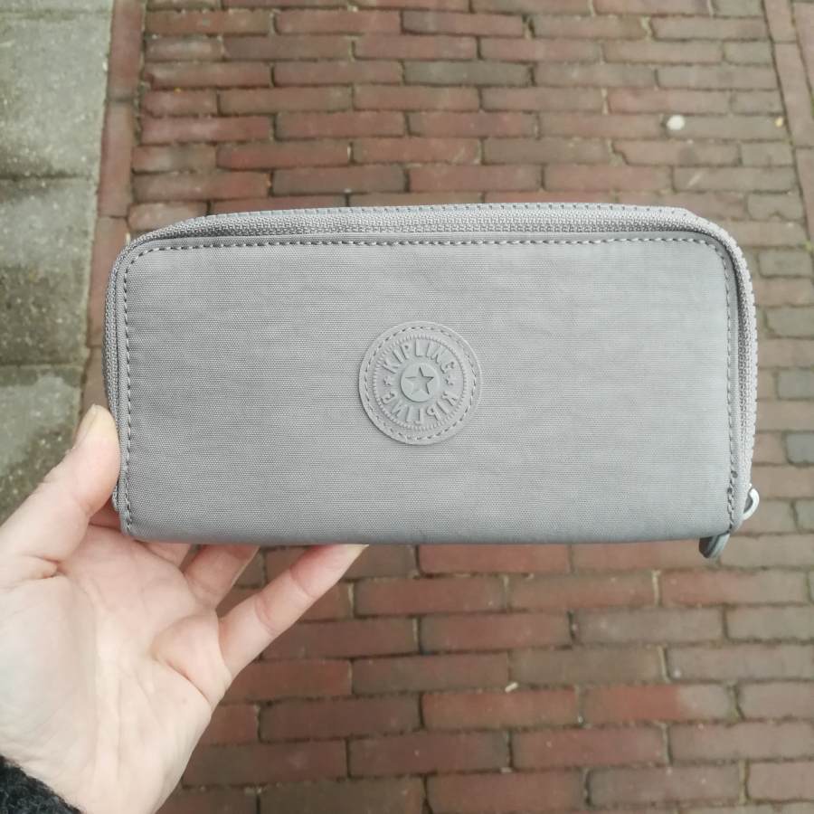 Kipling Uzario Urban licht grijs