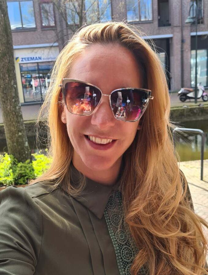 Zonnebril bruin hoekige glazen