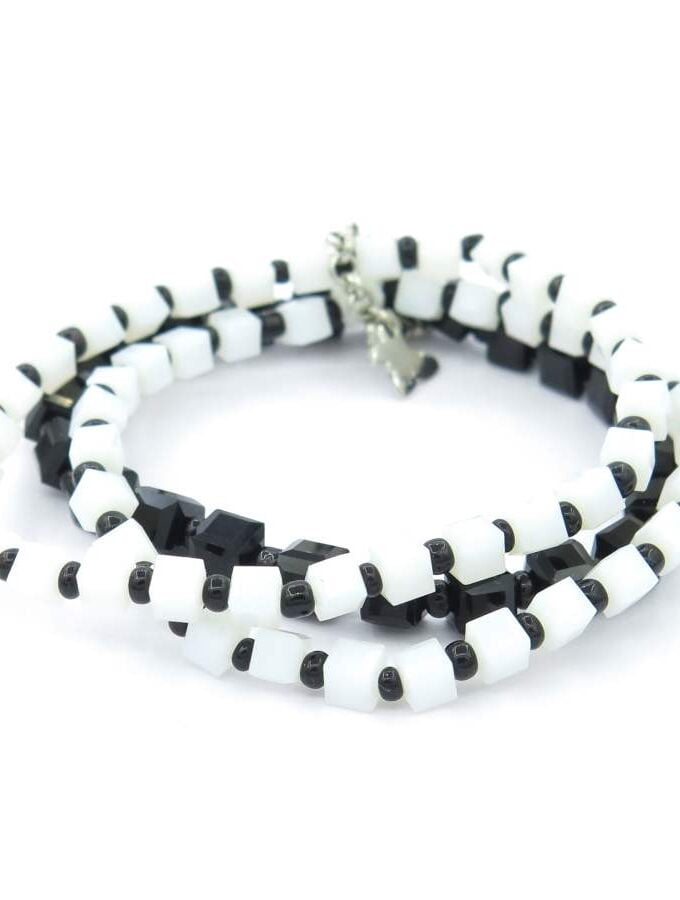 Armband blokjes zwart wit