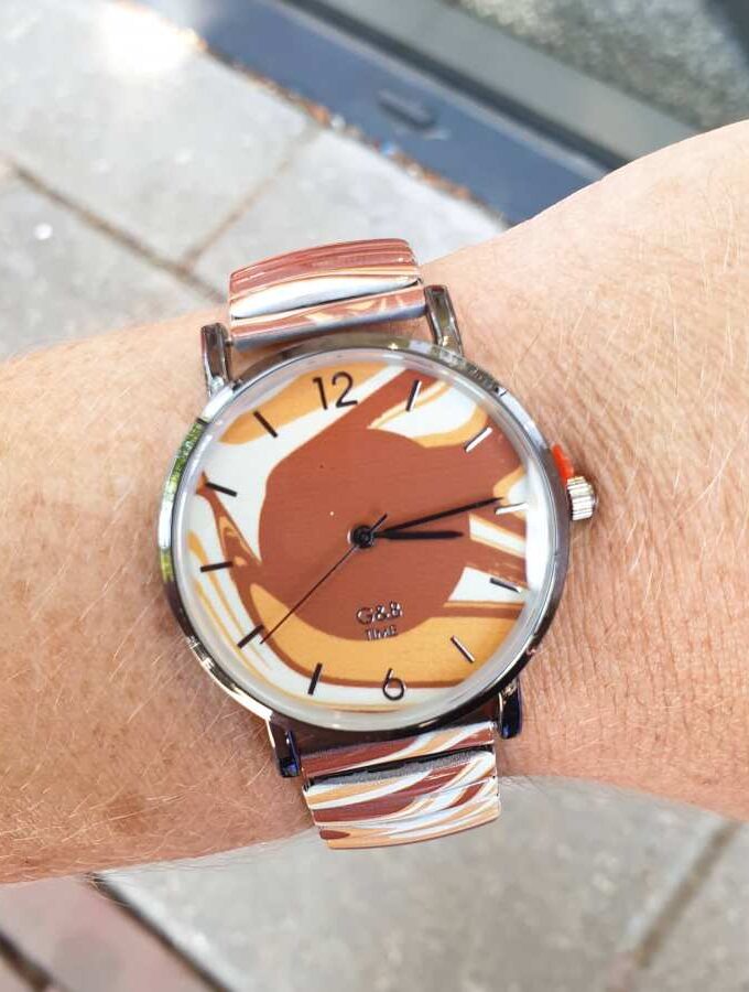 Horloge vlammen bruin