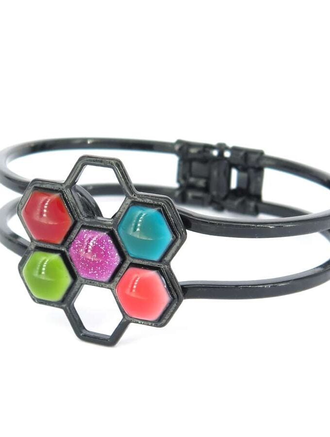 Armband zwart zeshoek gekleurd