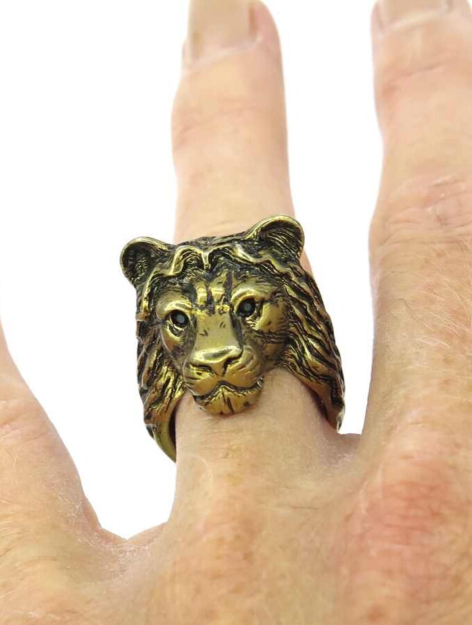 Ring goudkleurig leeuwenkop