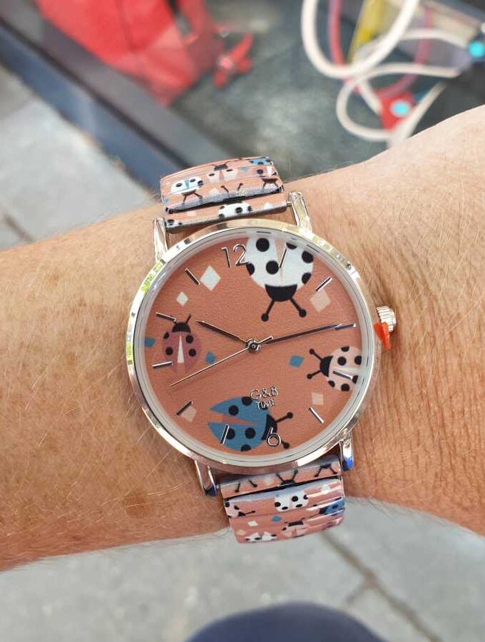 Horloge insecten roze