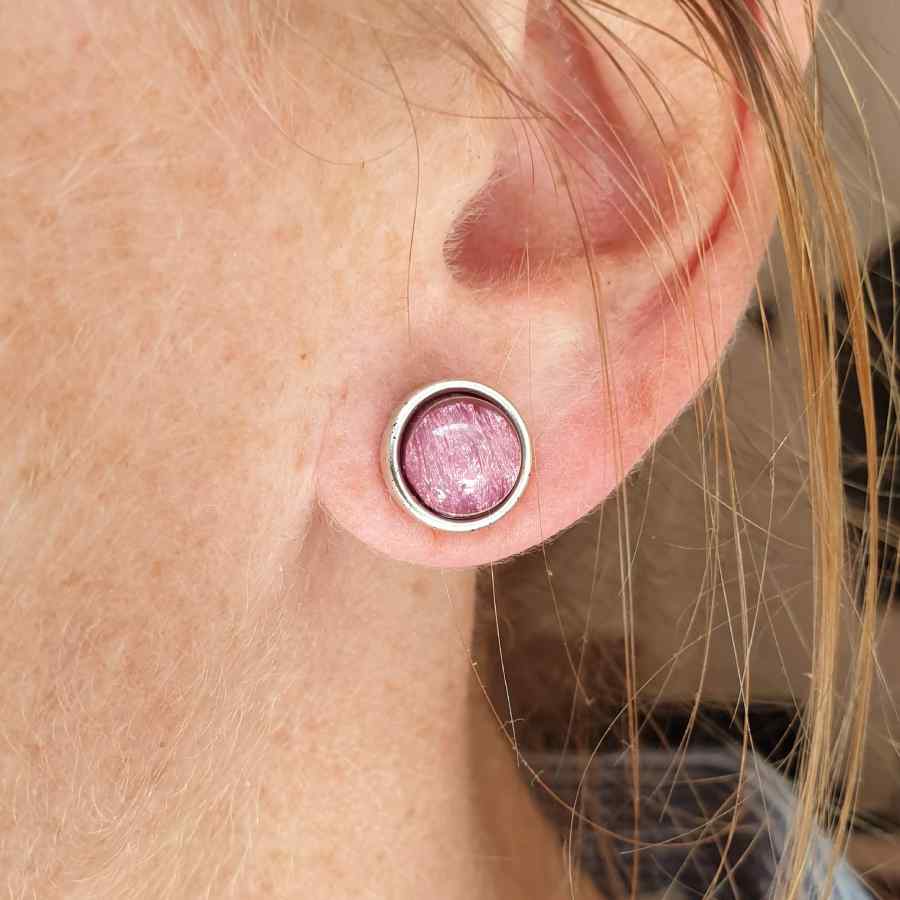 Oorbellen roze steen rond
