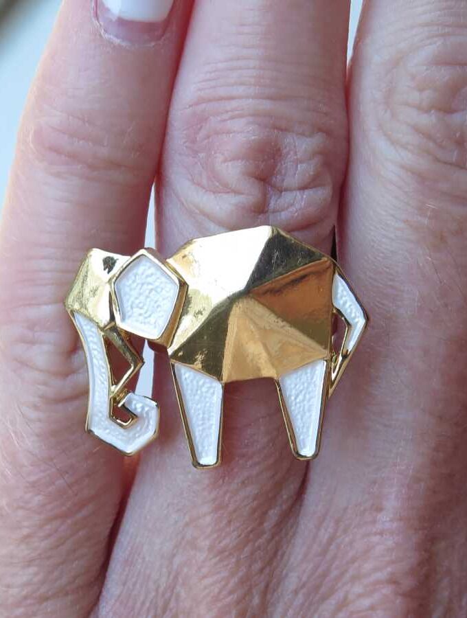 Ring goudkleurig olifant