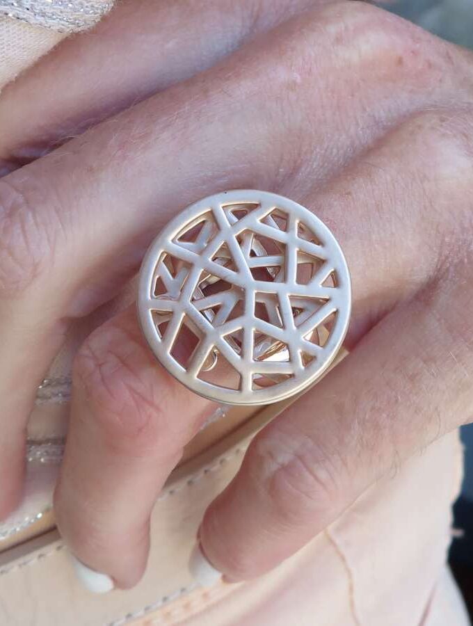 Ring rosé mat cirkels met motief