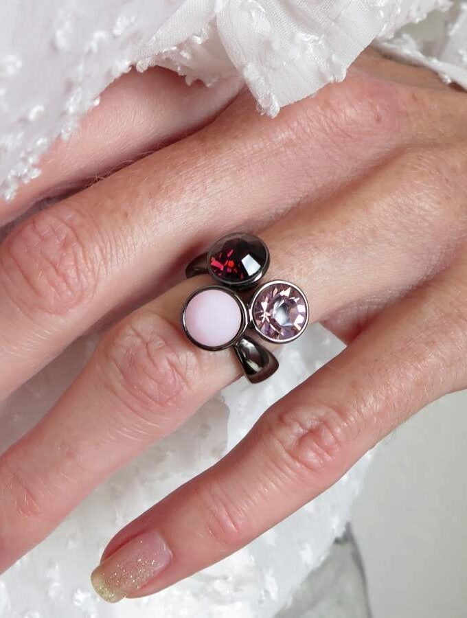 Ring cirkels roze rode stenen elastiek