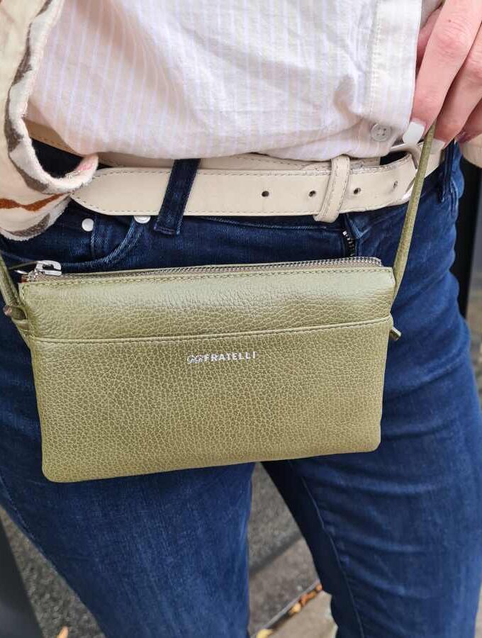 Groen leren clutch Gigi Fratelli veel vakjes