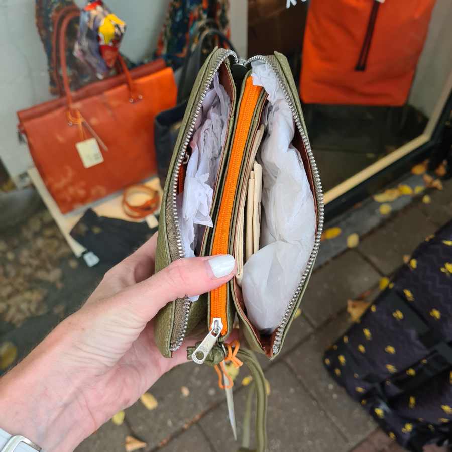 Groen leren clutch Gigi Fratelli veel vakjes