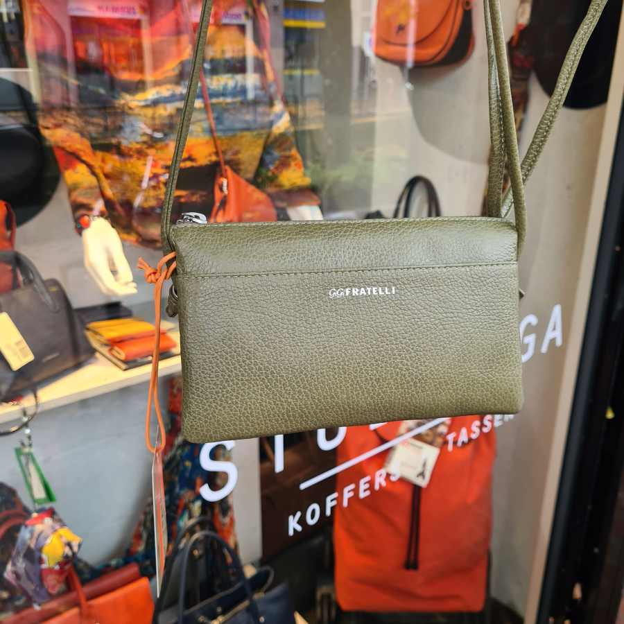 Groen leren clutch Gigi Fratelli veel vakjes