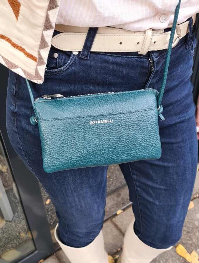 Leren clutch petrol blauw met veel vakjes