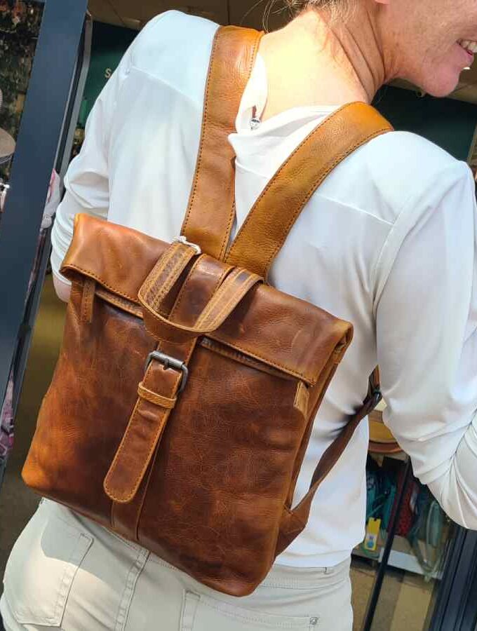 Leren rugzak cognac foldover met gesp
