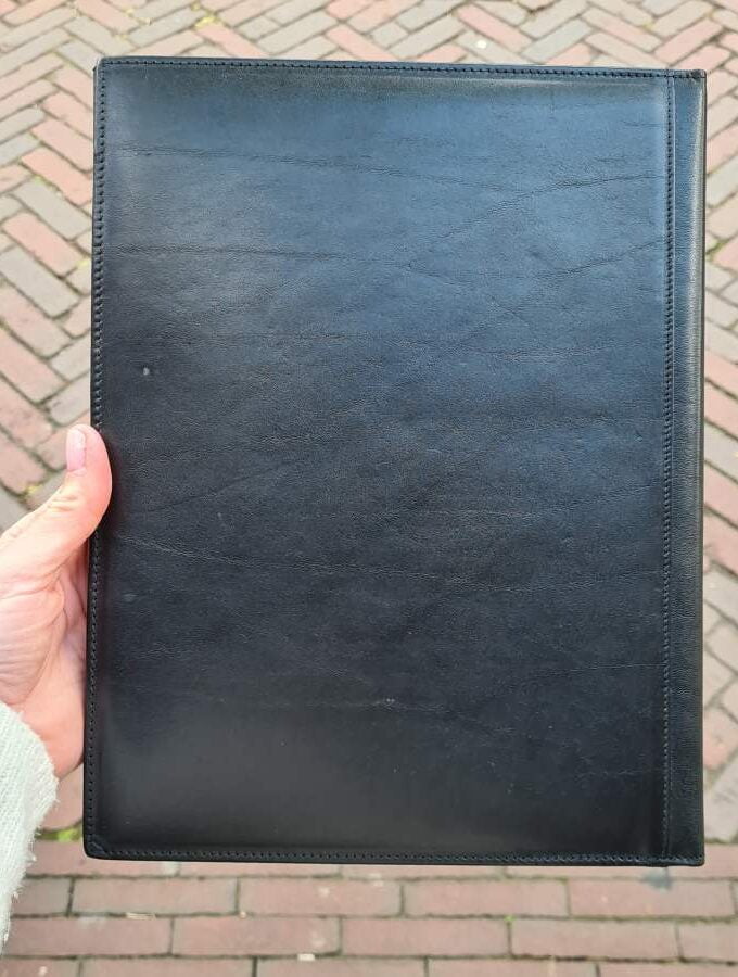 Zwart leren schrijfmap A4 formaat