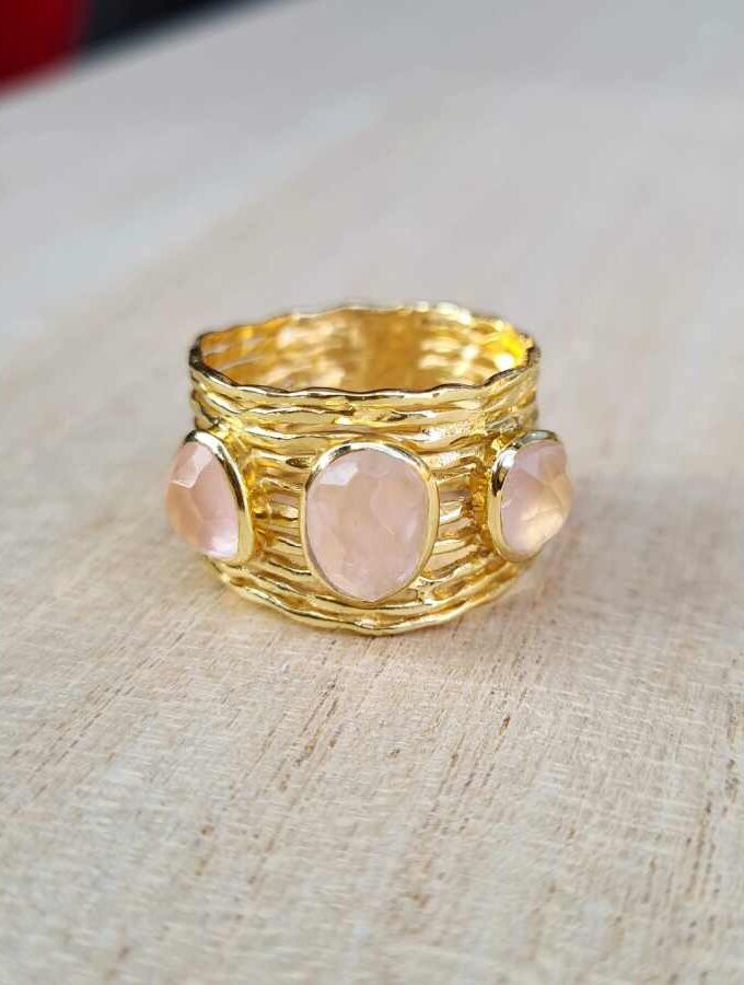 Brede ring 18K verguld met rozenkwarts