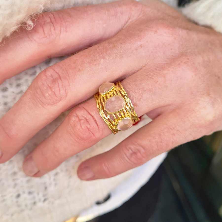Brede ring 18K verguld met rozenkwarts