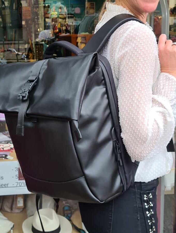 Vanber duurzame rolltop van Cactus leer met laptopvak