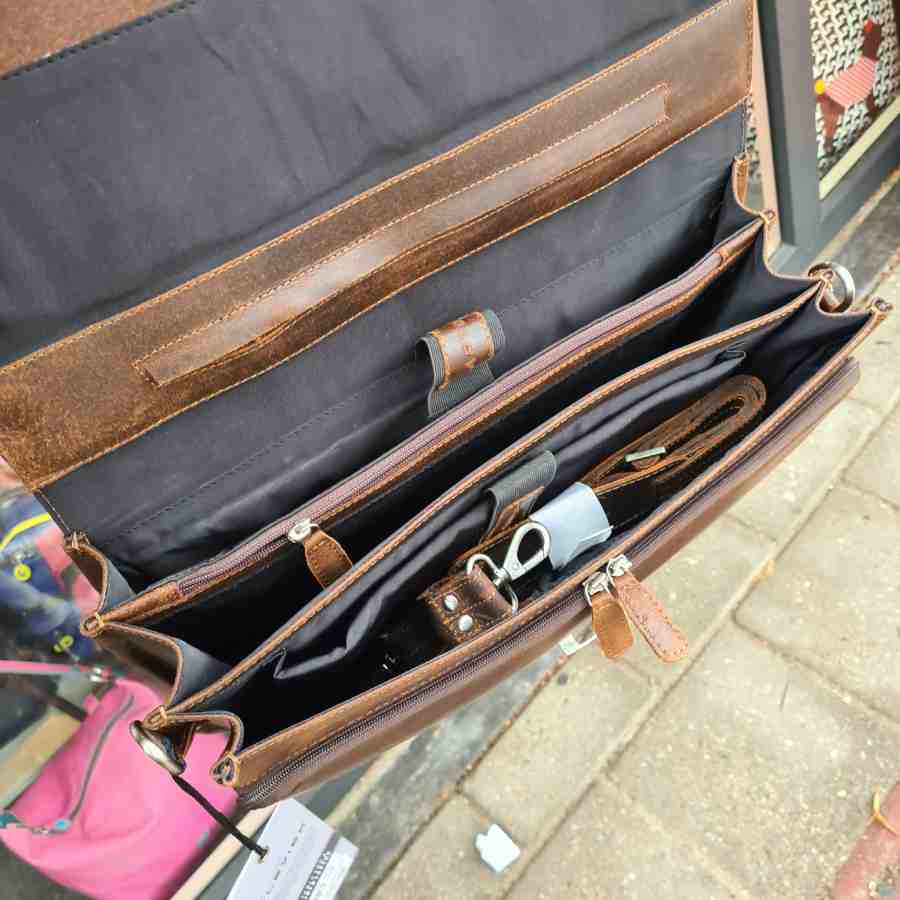 Leren Plevier werktas 15.6 inch laptop met klep in bruin