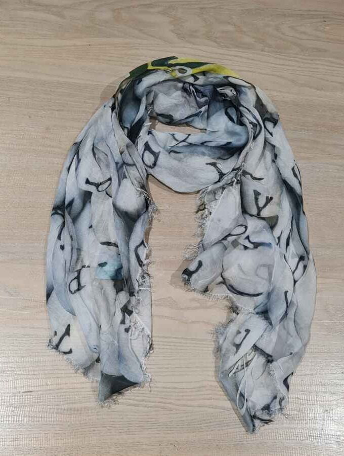 Gabs sjaal met print van kralen in zwart wit