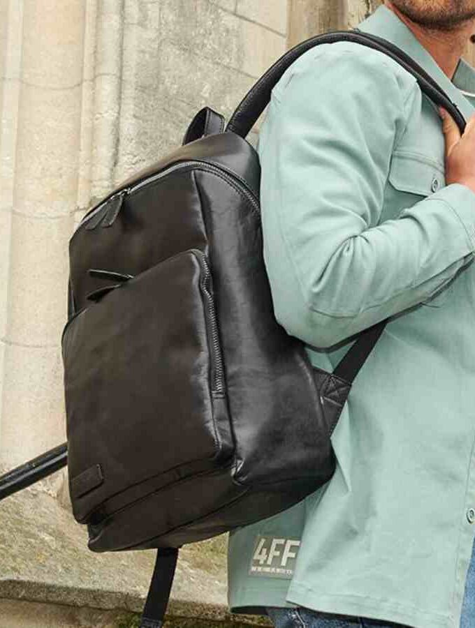 Werk rugzak Plevier zwart leer laptopvak