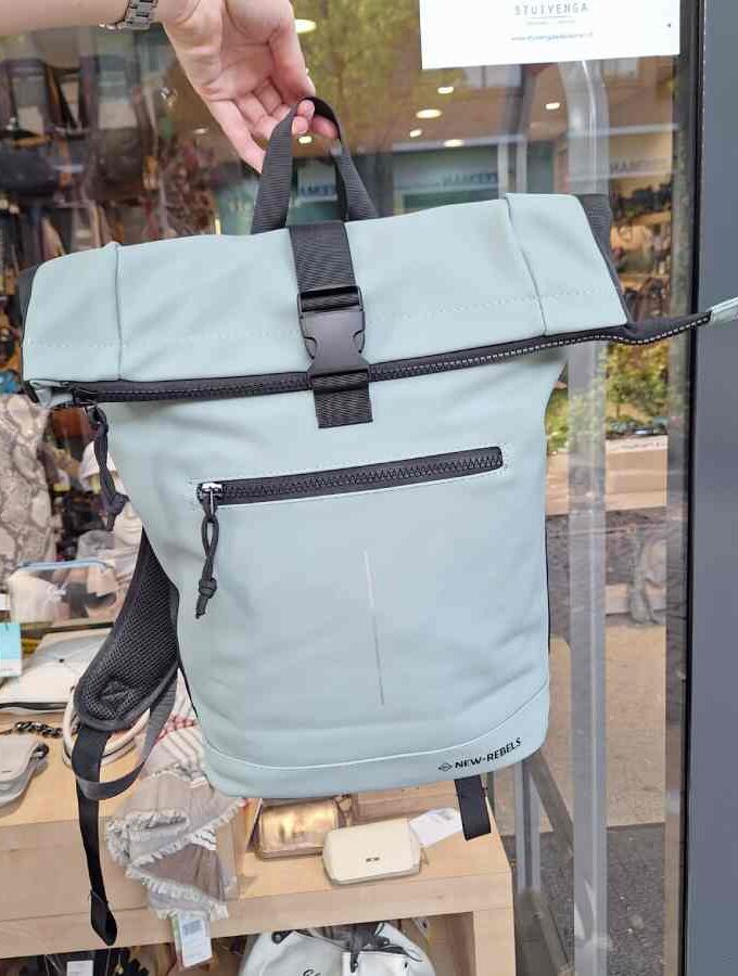 Rolltop rugzak mintgroen met clip