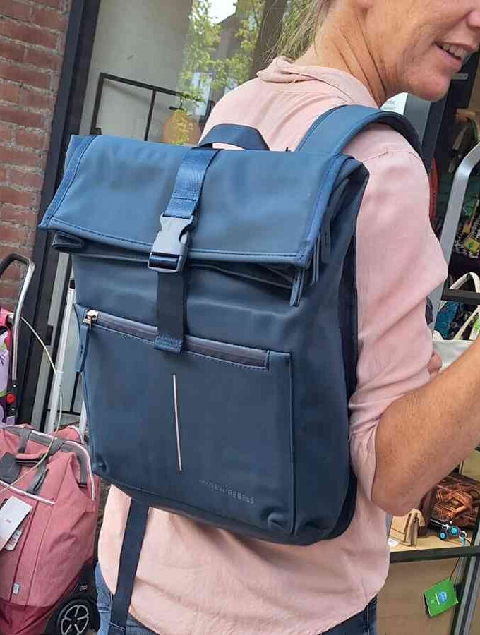 Rolltop rugzak waterafstotend met clip in blauw