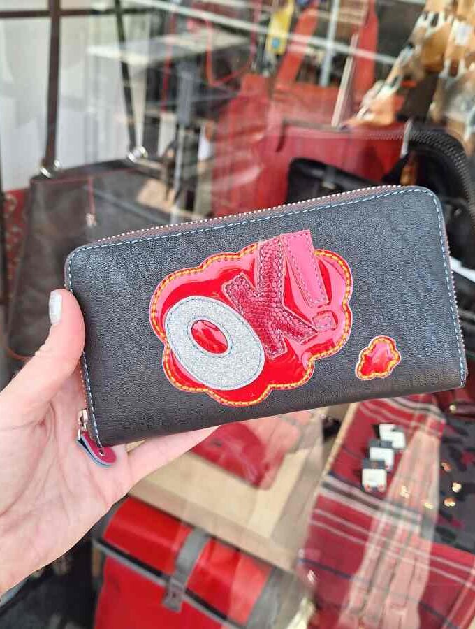 Gabs zwarte ritsportemonnee OK! tekst