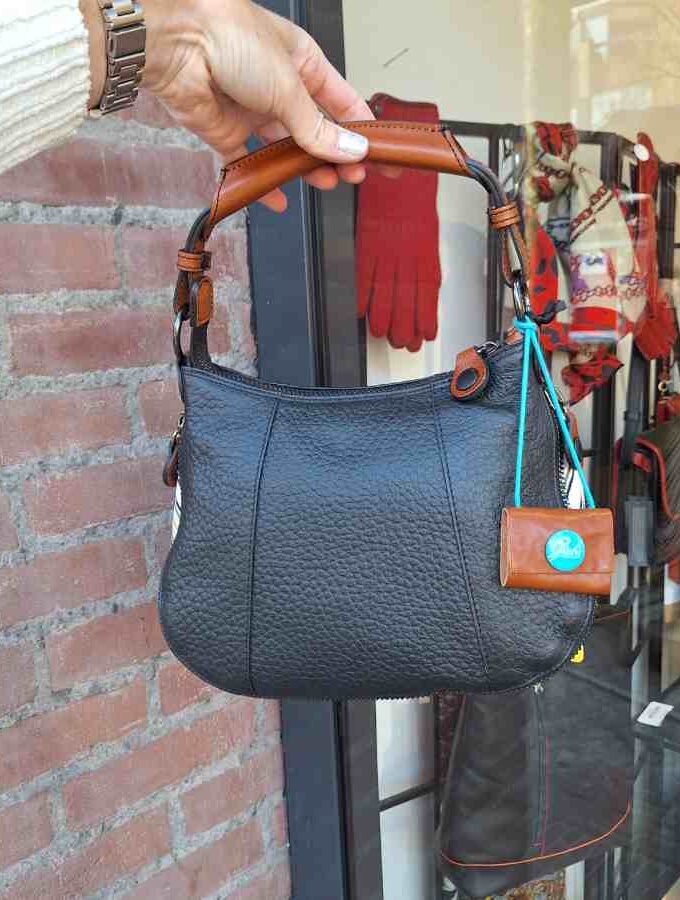 Gabs Lorena buideltas zwart met cognac hengsel