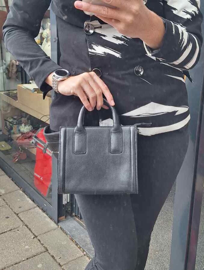 Berba handtas klein zwart zacht leer