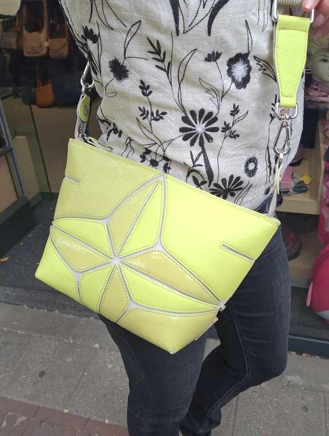 Gabs LILY M MOMU Flower Shiny Lime groen