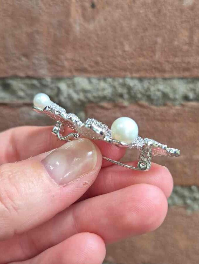 Broche met vlinders en parels met zirkonia