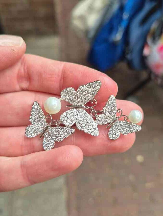 Broche met vlinders en parels met zirkonia