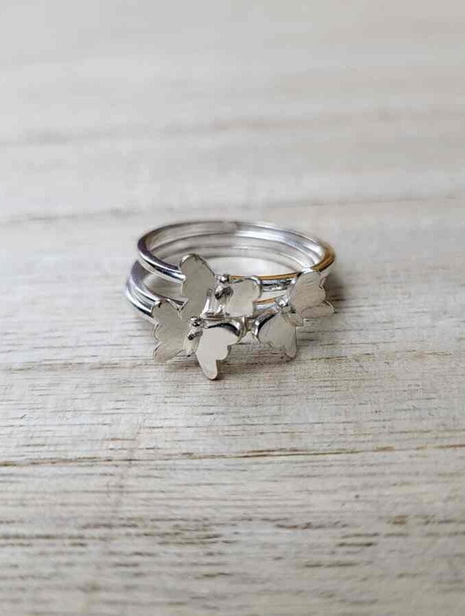 Drie losse ringen echt zilver met kleine vlinders